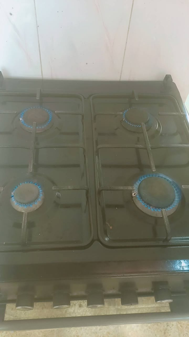 طباخ للبيع شغال جديد بسعر مناسب الاستفسار عالرقم***********
