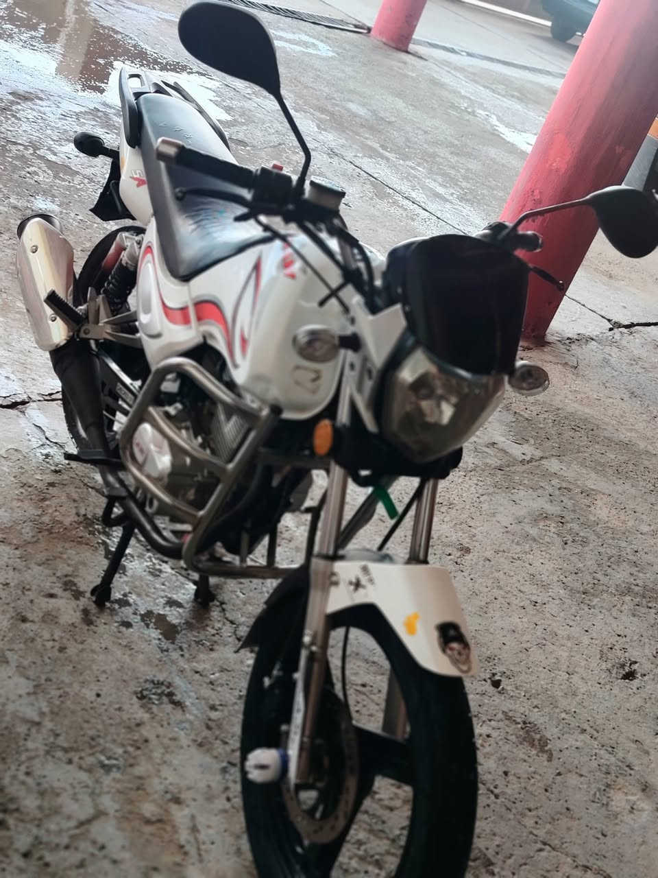 سلام عليكم دراجة سنكي موديل 23محرك  ما مفتوح 150نشاط وفول مكفوله كله شغال نكره سلف كهربايات كله شغاله ***********
