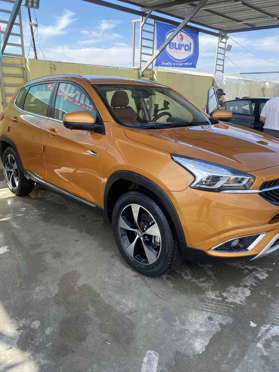 السلام عليكم تيكو 7  موديل 2020 للبيع ماشية 90 مكفولة من الضربة والصبغ باسمي السيارة مطلوبه للمصرف  استقطاع اكتروني من ماستر باقي سنتين عليها فقط بيها ضرر بل كير سعرها 90 للاستفسار الاتصال على الرقم ***********
