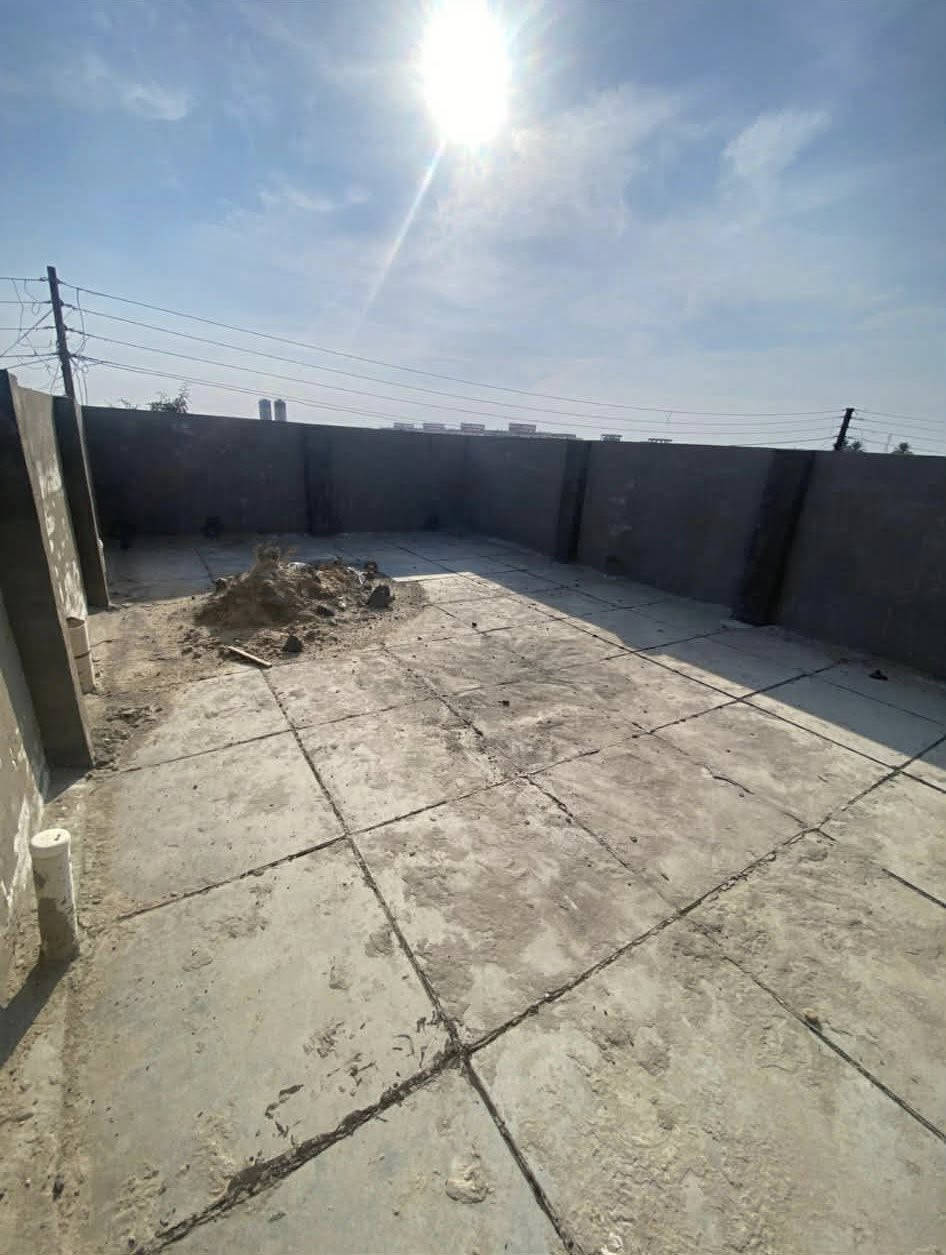 السلام عليكم
بيت للبيع المساحة 200 م طابو ملك صرف سند 25 مستقل  على طابو الكاظمية في نهاية منطقة السوداني ال11 الف  بناء 2025 رقم القطعة 11156

بناء حديث يحتوي على كراج وصالة ومطبخ وغرفة عدد 2 وصحيات عدد2 ومناور 2 و بيتونة وسطح  نقص فقط تشطيبات بسيطة 

للاستفسار اكثر الاتصال على رقم ***********
***********
