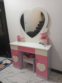 ميز توليت • تركي • نادر الاستخدام