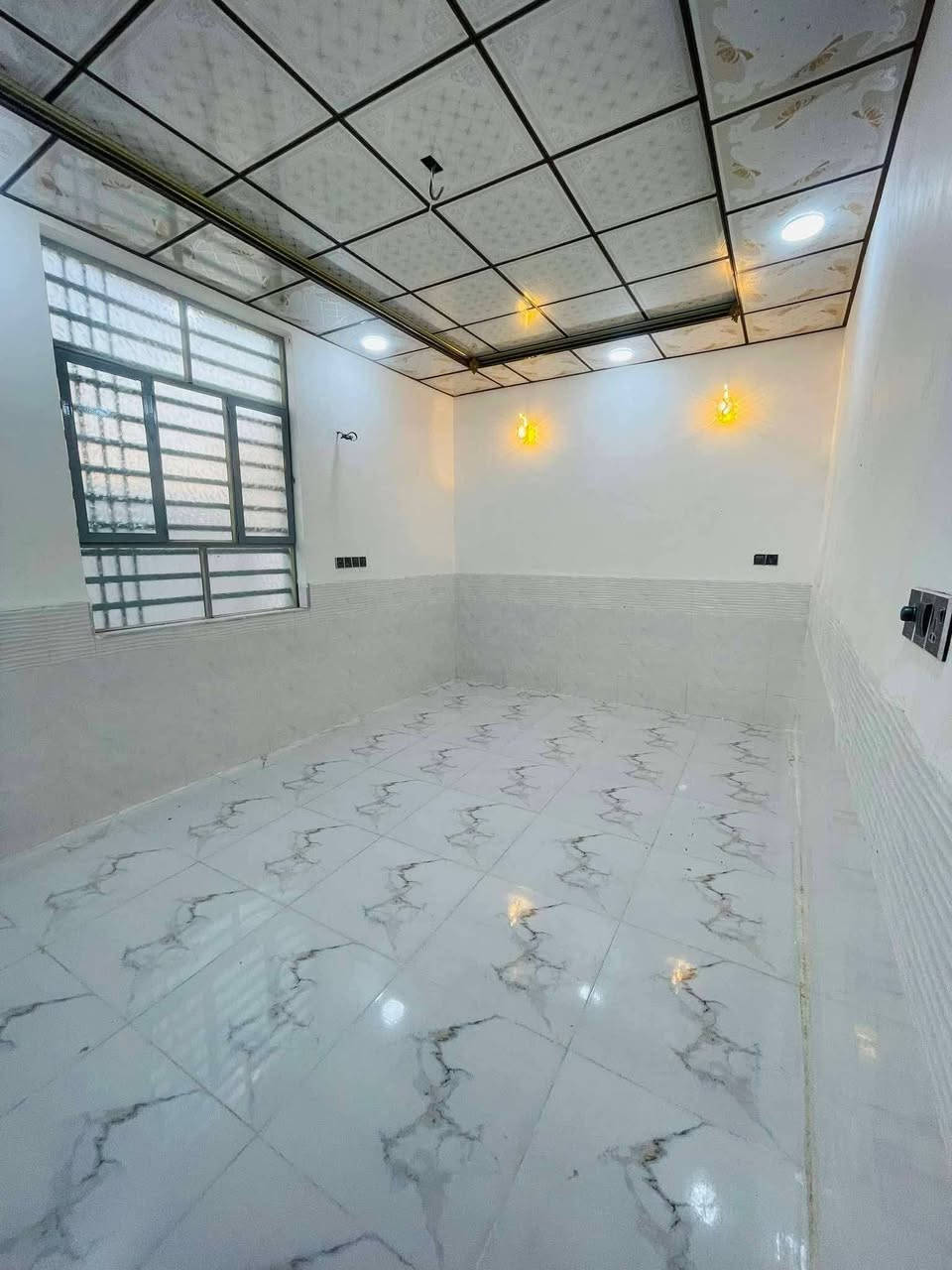 دار للبيع #نضام_اقصاد_شهري
130 متر  #سند_25
بسعر 43 مليون مع المجال 
مستعجل عل بيع بسعر النقد
مقدمه 15 قفل 
كل شهر 500 ألف قفل

غرفتين/صاله/مطبخ/صحيات 2/استقبال
كراج كبير/مكشوفه 2
ماء/كهرباء/سوق/مدارس/تبليط #عرض_10
الضمانات صك محكمه 

الموقع 🏡  
نجف/شارع الصب عمود 317 سوك الحمداني
للتواصل

***********0
