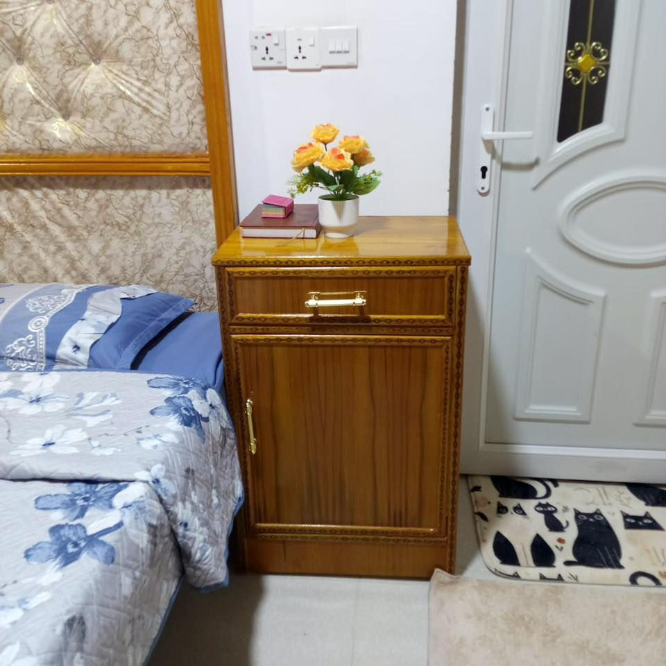 السلام عليكم. غرفه جديده  للبيع مستعمله فقط ٣ اشهر السعر ( مليون وربع ). للتواصل ***********
