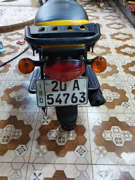 السلام عليكم دراجه بوكسر للبيع موديل 20 سجلوها بل السنويه 19 رقم وسنويه انكليزي تحويل ثاني يوم دراجه كامله شغل وطلع السعر 1250 بيها مجال التواصل خاص او على رقمي (*********** )
