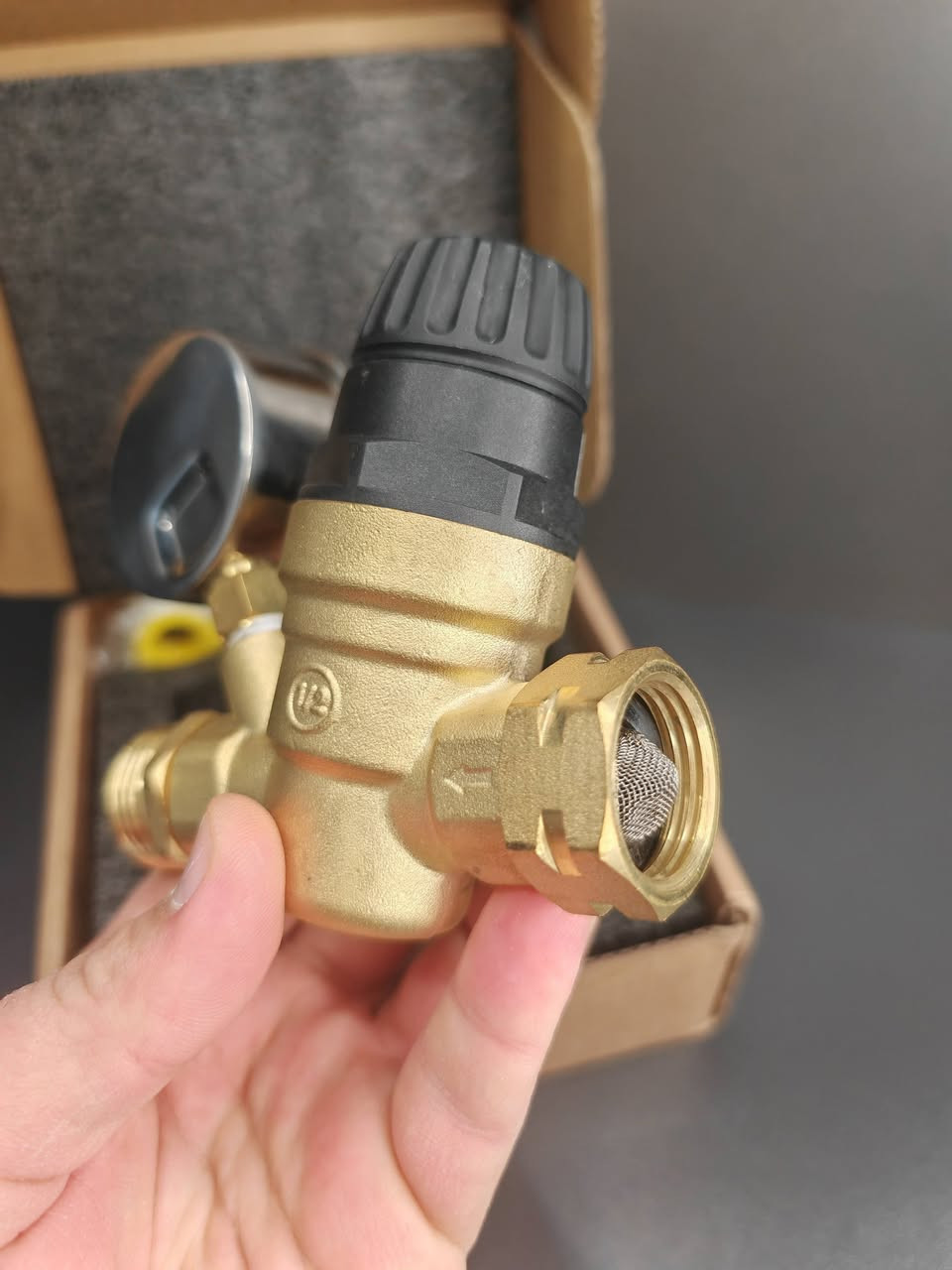 صمام تحكم بضغط الماء، نحاس بالكامل، مع الگيج الخاص، يتحمل 11 بار او 160 PSI
متوفر صمام تنظيم ضغط الماء من شركة NANORIG,، مصنوع من النحاس وخالي من الرصاص، مدخل نص انج، مع الگيج، جديد غير مستخدم بعده بالباكيت، كوالتي ممتاز جدا
يوجد توصيل لجميع المحافظات ***********
