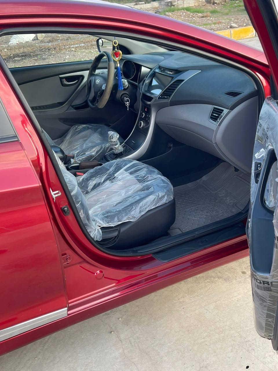 سلام عليكم النترا مودي16 وارد امريكي ضرر بابين بدون دواخل ومصلحات نفسهن ماشيه 100 مكفوله من كير مكينه صدرتخم تاير السيار مال بيت وجديده رقم بغداد بسمنه شرط التحويل عارضيه 115وبيه مجال بصيط مكانه ديالي بعقوبه ***********
