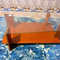 طاولة • جديدة • للبيع • ديكور منزل • اثاث