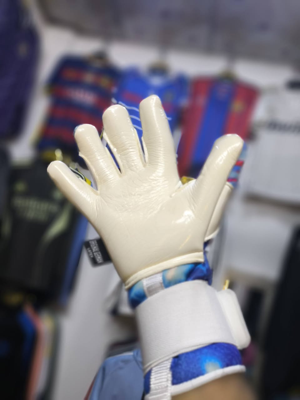 جف حراس المرمى الاصلي الماني 🇩🇪🔥 

دبان ٧ ملم الاصلي 🔥🇩🇪

السعر 35 الف 

عنوان ديالى بعقوبة تحرير فلكه الاخيره ورا نجده مقابل مختبر الهبه الجديد متوفر توصيل الجميع المحافظات


**إذا كنت صاحب هذا الإعلان وتريد حذفه لأي سبب، رجاءا أرسل رسالة إلى الدعم الفني**