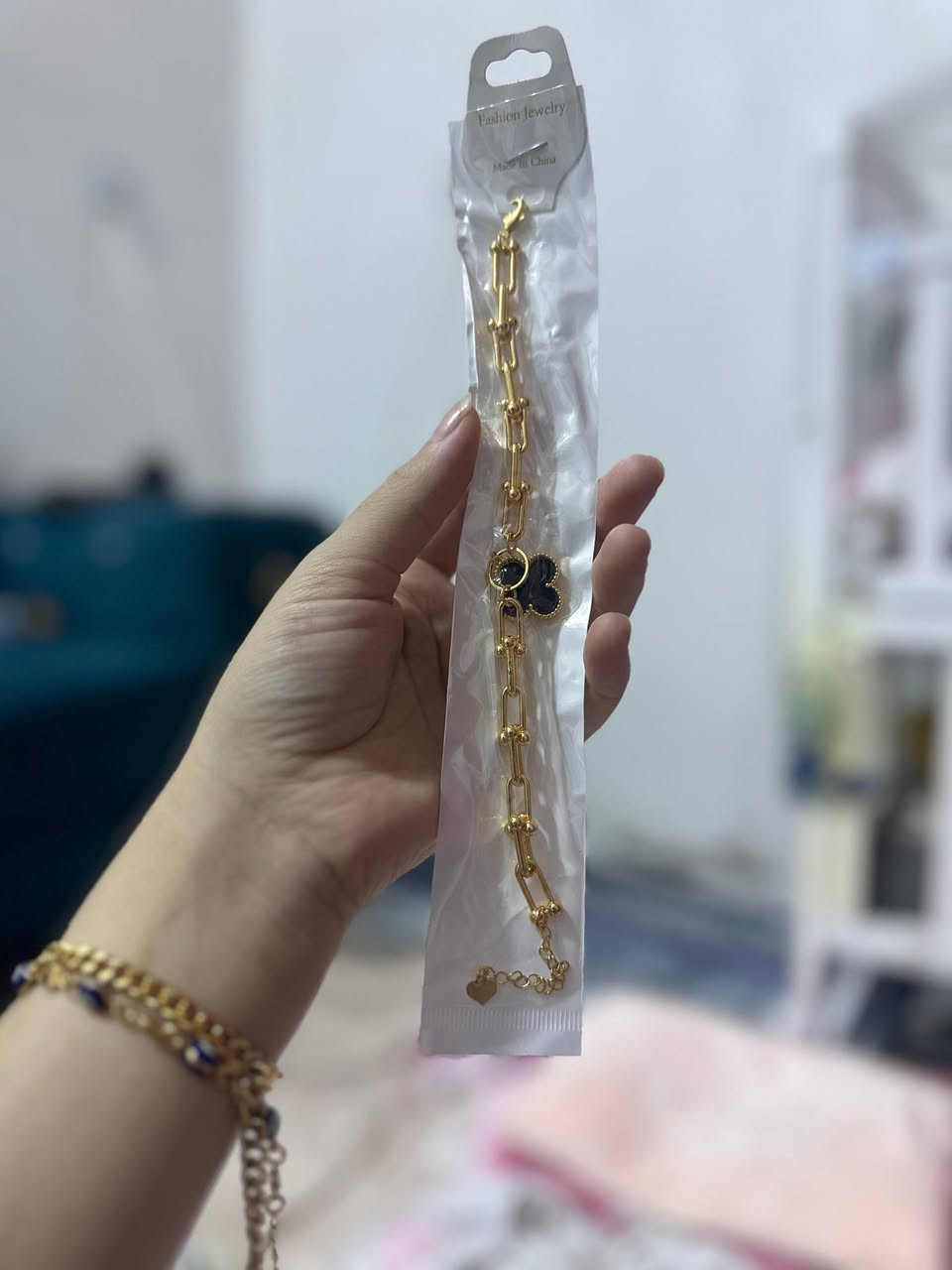 اي قطعه داخل صوره الف دينار
توصيل موجود داخل سبع البور 
رقم*********** او خاص
