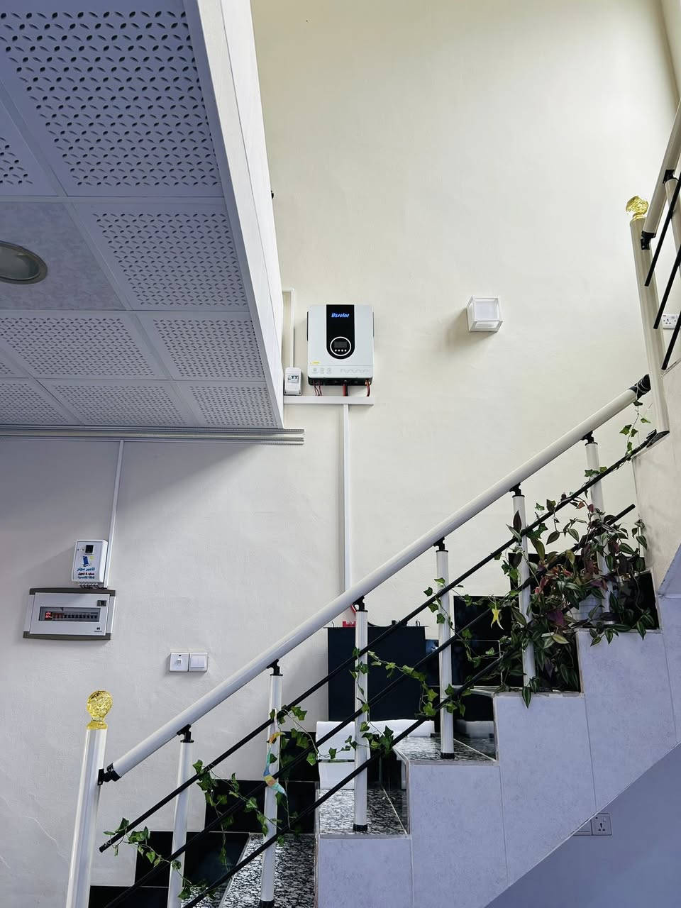 � منظومة طاقة شمسية اقتصادية وبسعر مناسب جداً

تخلص من مشكلة السحب مع منظومة عملية للأحمال الخفيفة.

🔹 المكونات:
▪️ 4 ألواح شمسية ماركة LONGi
▪️ انفيرتر HZ SOLAR
▪️ بطارية Bason Green

⚡ قدرة التجهيز:
▪️ 8 أمبير نهاري
▪️ 3 أمبير ليلي لمدة 4 ساعات

💡 مناسبة لتشغيل الإنارة، المراوح والتلفزيون وبعض الأجهزة الخفيفة.

✔️ منظومة اقتصادية
✔️ سعر مناسب جداً
✔️ تنصيب مرتب وضمان على العمل

📍 التنفيذ في خانقين

📞 للحجز والاستفسار:
***********
***********
