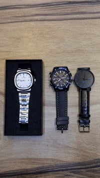 ٣ قطع • ساعات • جديدة