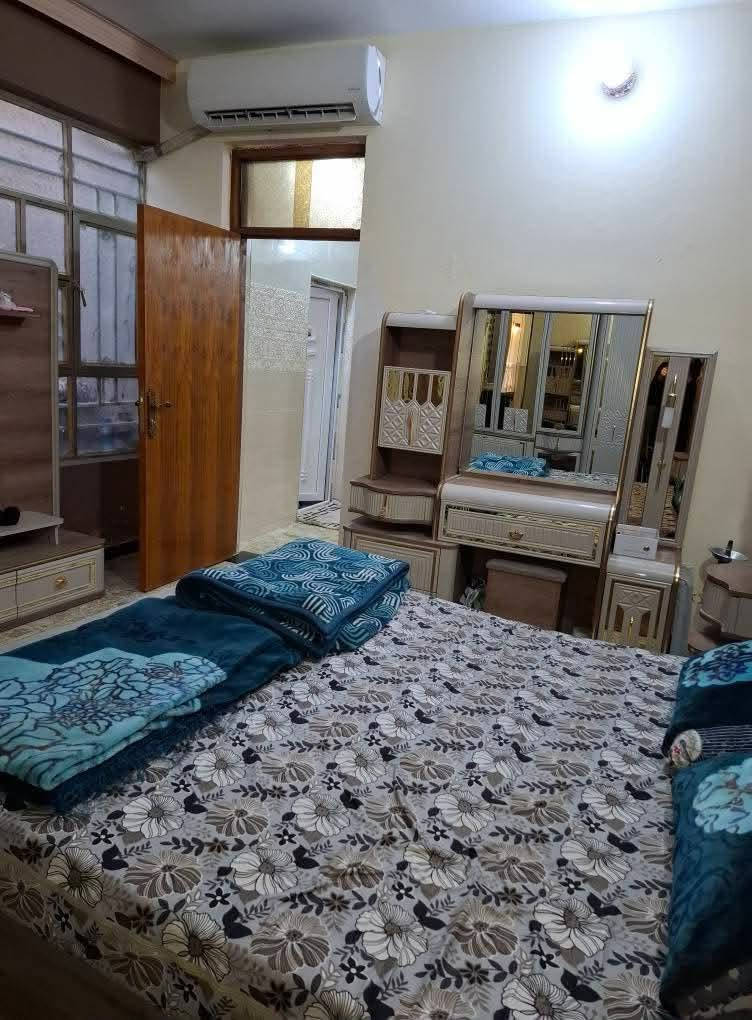 بسم الله الرحمن الرحيم 
دار زراعي للبيع في حي طارق شارع القديم قرب معمل الغاز 
المساحة ١٥٠متر 
للاستفسار اكثر 
*********** 
السعر ٩٣
