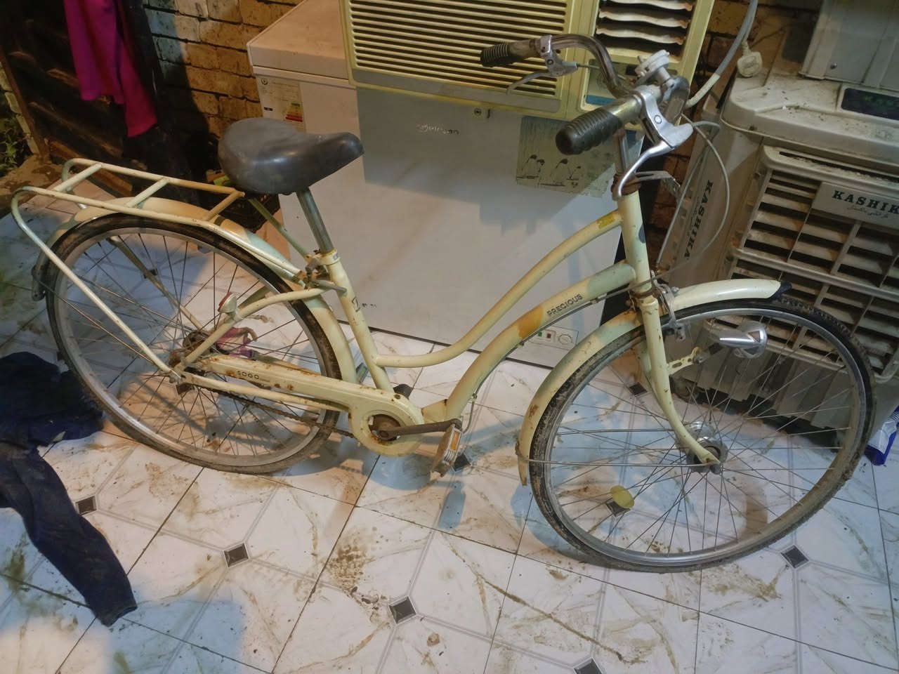 السلام عليكم بايسكل ييباني السعر 65.  للتواصل *********** المكان ابو غريب المنسية مقابيل حليب بلادي
