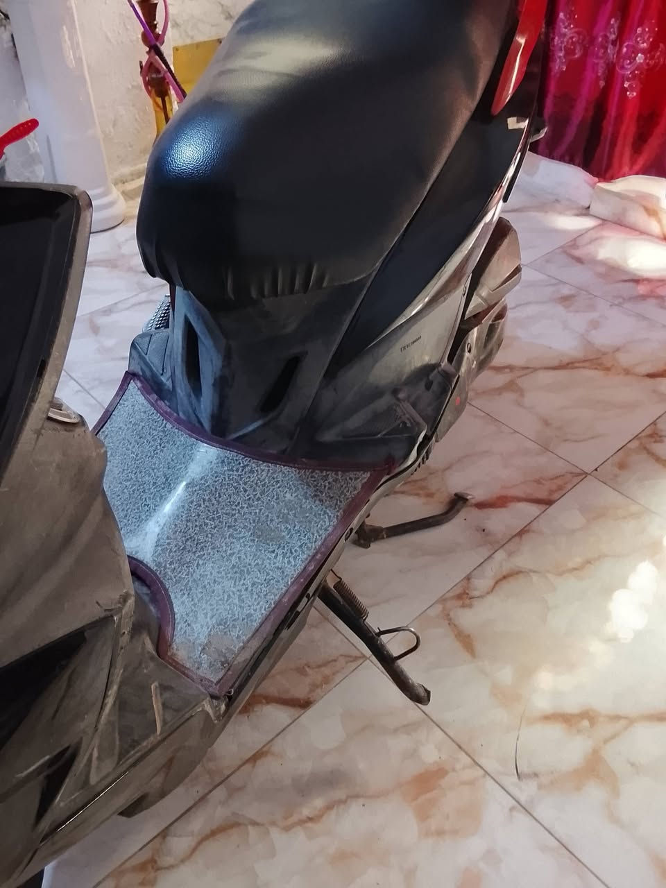 جيتي ار للبيع نضيفه كلش مكينه بلاديه ممفتوحه ابد ناعمه كلش فقط بيها بدايت خيط تبخير  دراجه كامله مابيه اي نقص شراي اتصل *********** وتساب العنوان بغداد 
السعر 675 وبيها مجال
