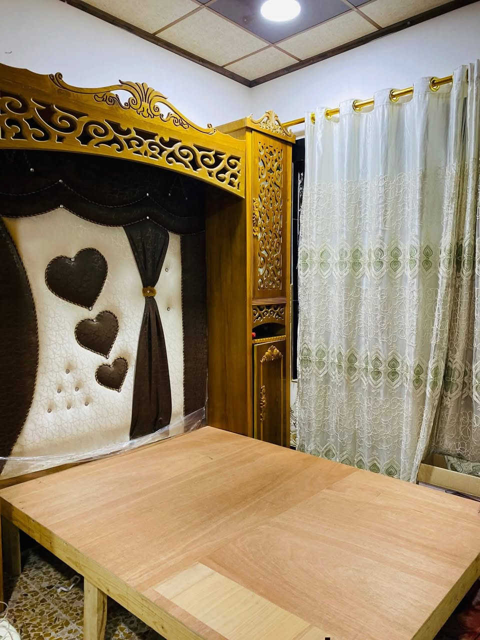 سلام عليكم غرفة نوم مستعملة شي قليل  السعر 1,000,000 وبيها مجال استفسار اتصال على ‏‪***********‬‏
