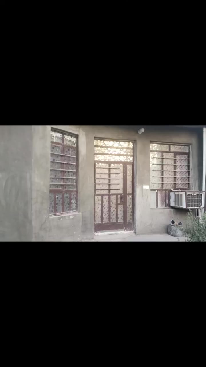 سلام عليكم يتوفر بيت زراعي مساحه 255 المدائن بستان الجمعيه قرب جامع سيد محمد النعيمي
قريب عله مرقد سلمان المحمدي 
يتكون البيت من غرفتين نوم ومطبخ وستقبال وصاله وحديقه وحمامات وحمام خارجي وحديقه 
ومنور داير البيت لاستفسار اكثر اتصل 
‏‪0770 346 4327‬‏
‏‪0782 712 1462‬‏
ابو علي العقار
