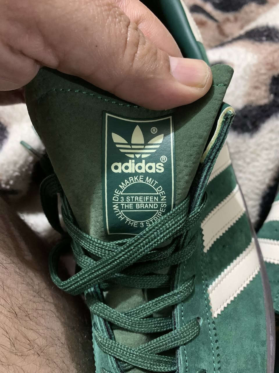 اديداس برومفيلد من جماعة السامبا اصلي وكالة بدون كارتون فقط الحذاء قياس 45 طول القدم 29 السعر 25 مع التوصيل


**إذا كنت صاحب هذا الإعلان وتريد حذفه لأي سبب، رجاءا أرسل رسالة إلى الدعم الفني**