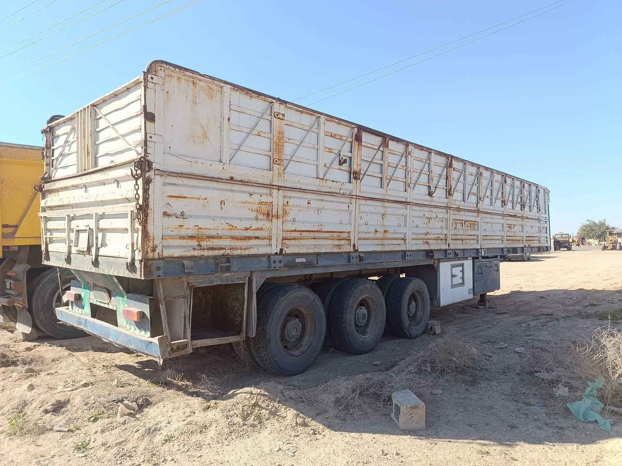 السلام عليكم 
عربانه اجناب
طول 12.5
ارتفاع 85
3 دناكير برينه
شاصي مكفول 

السعر 70 $ وبيه مجال للشراي 

معرض العراق لبيع السيارات والآليات الثقيلة 
الانبار ـ الفلوجه معارض الخط السريع 
*********** - ***********
