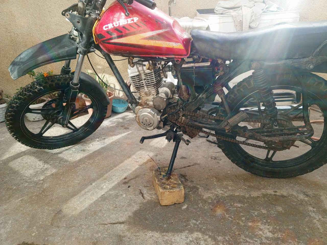 دراجه كرايسر 2018 5 كير شغاله سلف وهندر بس الباتري تعبان مو دوم يشغله سلف مكينه مكفوله  تايرات جدد السعر 300 وبيه مجال مكاني بغداد الشعله رقمي ***********
