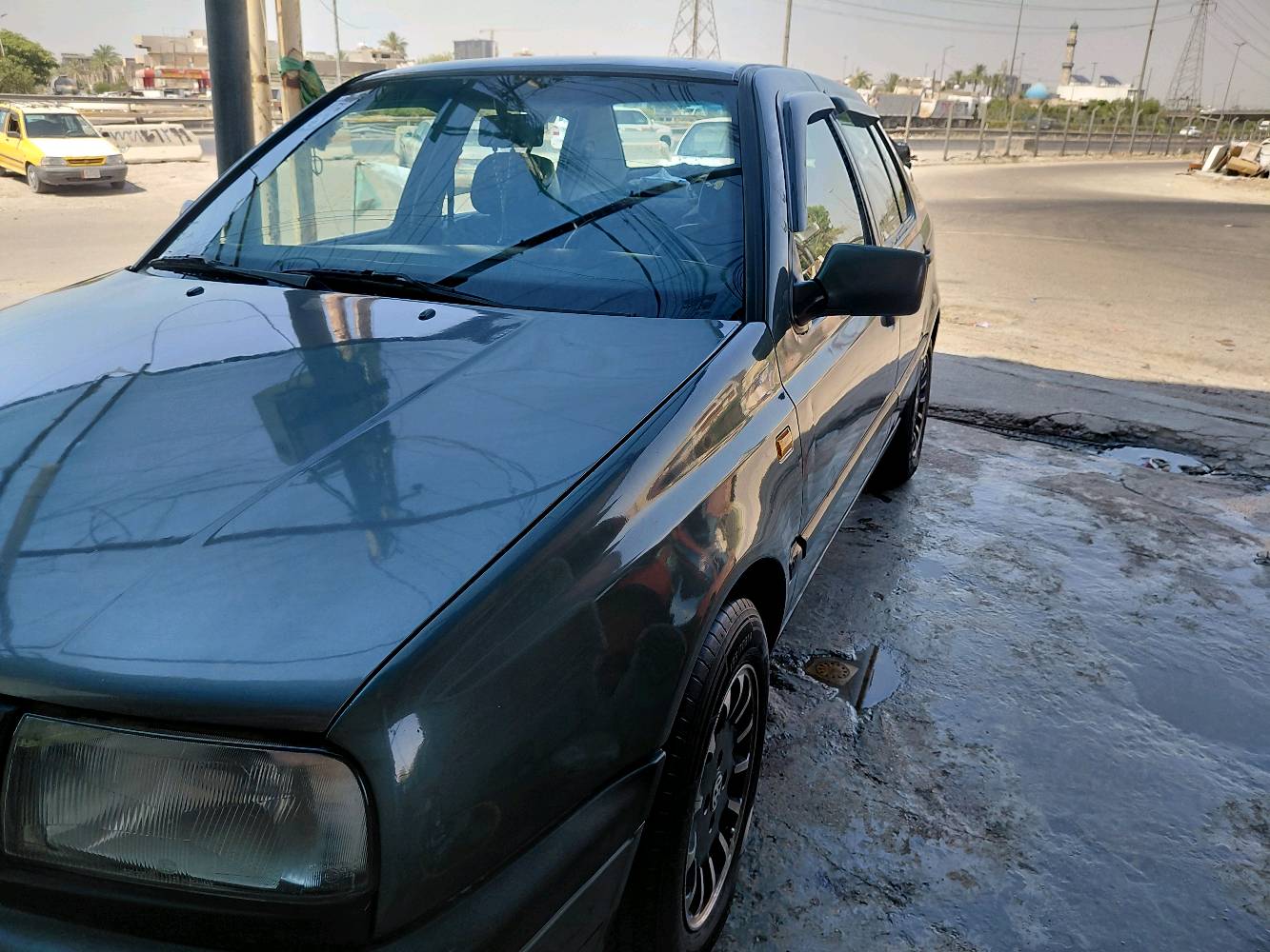 فنتو موديل 92
كير اوتو 
محرك 2000 بدون تبخير
تبريد شغال 
باسمي سنوية وهزة جديده 
سياره بيها تلحيظات بسيطة
السعر 43
مكاني الصبح بالسنك كراج الطوابق
العصر ابو غريب شارع الزيتون

***********