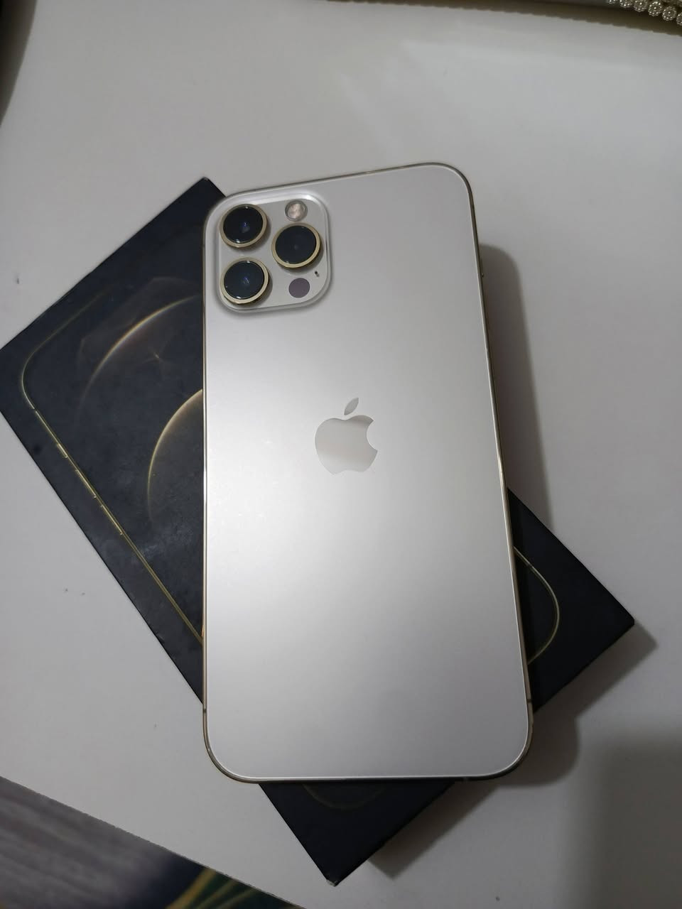 سلام عليكم ايفون 12برو ماكس تلفون نضيف جديد كلشي ممبدل بي بلادي ضمان ماستر شرق أوسط ذكره 256 البطاريه 79 شاصيه نضيف زلغ مابي سعر 500 رقم تلفون ***********
