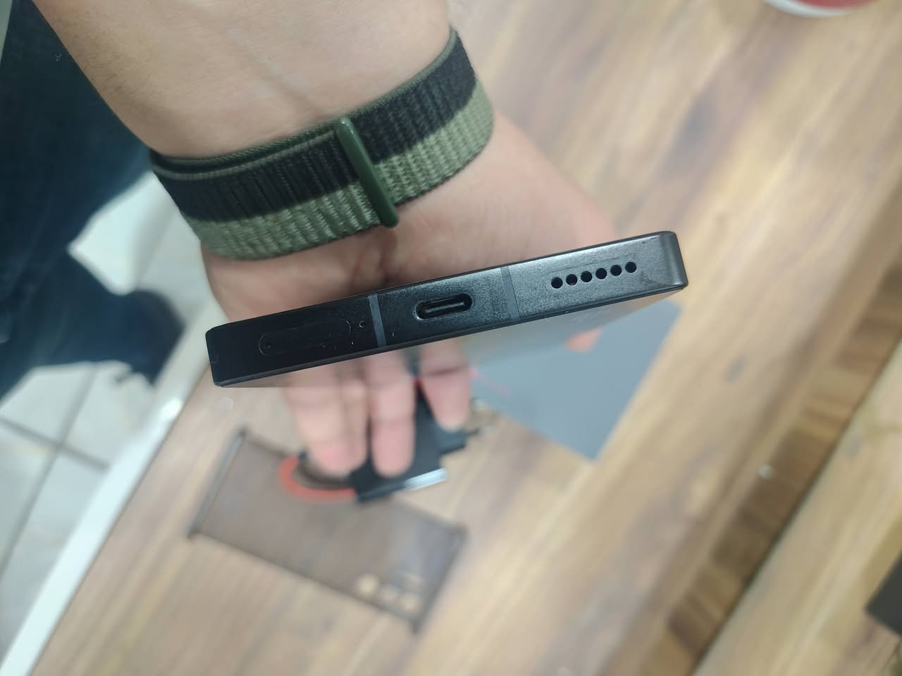 Red Magic 10 pro
12/256 

استعمال نظيف كلش 
الله يشهد وكعه مواكع 

الجهاز مكفول مشايف مصلح يشهد الله 

اللزكه مبدله جديد و الگڤر الأصلي مالته 

باكيت و شاحنه اصليه 

و مثل ما موضح بالصور 

اشتريت ال11 برو و دا ابيع هذا يعني الجهاز ممقصر ويايه ابد 

الجهاز ب 700 

مكاني بغداد / الشعب


**إذا كنت صاحب هذا الإعلان وتريد حذفه لأي سبب، رجاءا أرسل رسالة إلى الدعم الفني**