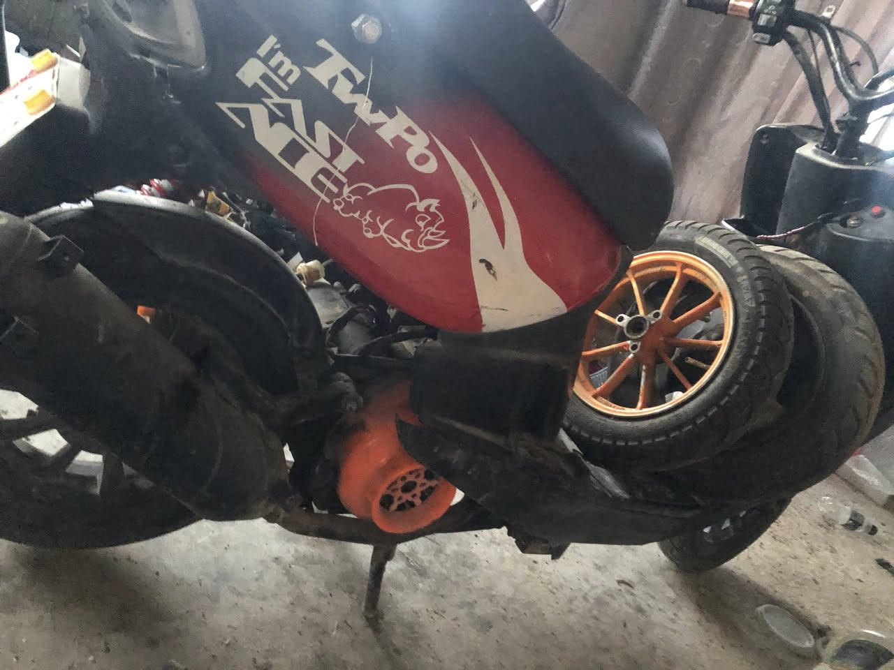 ‏أخوان دراجة للبيع نظيفة شغالة بس  عايز باتري الرقم ***********
