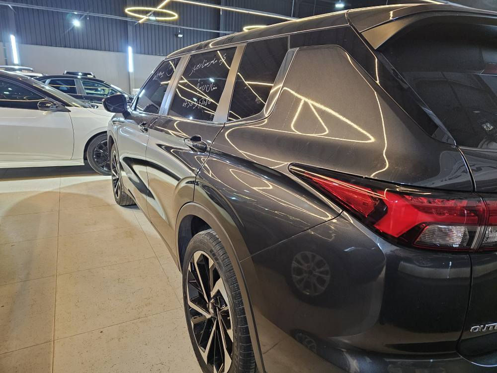 Mitsubishi Outlander 2024 SE 
مەکینە ٢.٥ مەرغوب ٤ پستۆن بێ بۆیاغ دەبڵ ئەکسل 
پێش و دوا کەپس تەنها دەعامی پێشەوەی بۆیاغە
٣ ڕیز کوشن واتە ٧ نەفەری 
کامێرا ٣٦٠ پلە حاسە پێشو دوا 
ڕاداری پێش و دواو خەتی جادە و ئاوێنە و تەحدید سورعە
بەسمە و دەرگا بەسمە و برێک بەسمە 
٥ مۆدی لێخوڕین و وایەرلێس چارج 
کوشن کارەبا و کوشن هیتەر 
شاشە لەمس و کار پلەی 
سنوق جەک 
شوێن ڕانیە
۰۷٥۰۲٤٦٥۱٥٦
*********** رانية, السليمانية
