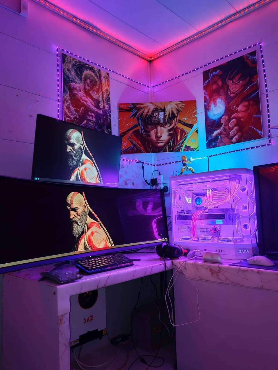 ​المعالج: AMD Ryzen 7 9800X3D (ملك الألعاب).
إطار المعالج: CPU Contact Frame (قطعة حديدية لتشتيت الحرارة وحماية المعالج).

​كرت الشاشة: RTX 5080 AORUS MASTER White (مع شاشة LCD).

​اللوحة الأم: ASUS ROG STRIX X870-A GAMING WIFI (White).

​المبرد: Game On 360 ARGB (مزود بشاشة LCD) لون أبيض.

​الرامات: T-Force Delta RGB 32GB (16x2) 6000MHz CL30 White.

​التخزين: 2x Crucial NVMe SSD (بسرعة قراءة وكتابة 7000MB/s).

​الكيبلات المضيئة: RGB Cables (كيبل المذربورد 24-Pin + كيبل كرت الشاشة).

​الباور سبلاي: Segotep 1000W Gold White Edition.

​الكيس: SAMA White Case

السعر  4 مليون و 900


**إذا كنت صاحب هذا الإعلان وتريد حذفه لأي سبب، رجاءا أرسل رسالة إلى الدعم الفني**