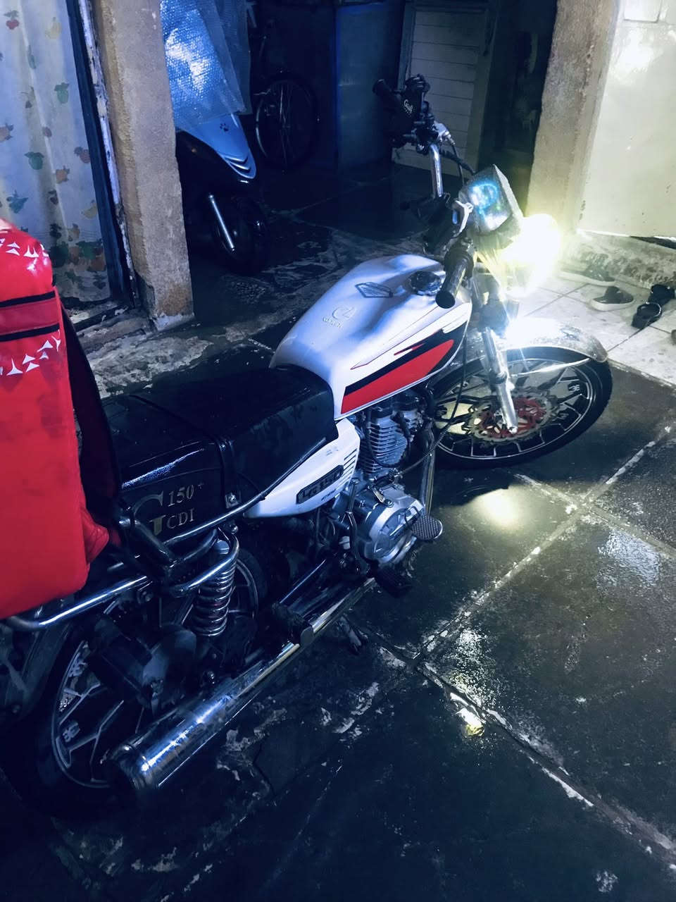 سلام عليكم :مرخصت الادمن
دراجه ايراني للبيع موديل2024بصمه الله شاهد الدراجه جديده برغي ما متوح بيهة اوراق كامله 
السعر700وبيهة مجال
***********واتساب
