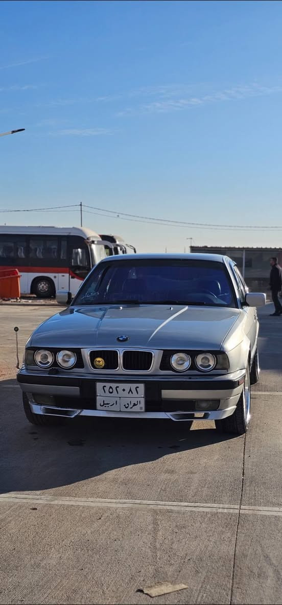 بەناوی خودا 
BMW 525  دیجیتەل
مۆدێل ٩٤
بێ لێدران
بؽ قەپوو قۆپ
تەبرید سارد و گەرم 
چوار تایەی نوێ
کوشین جلد
جوار جام کارەبایی
ناو و دەرەوەی لۆکە
بؽ سەرف و بوخار 
گێر و مەکینە بەشەرتی فیتەر 
تەقە و رەقەی بەشەرت
تەحویل و بەناو کردن بەشەرت
سعری ٦٨ و مەجالەکی زۆر کەم
موشتەری نی سەرم مەیەشینە 

لە هەولێرم
***********
*********** أربيل, العراق
