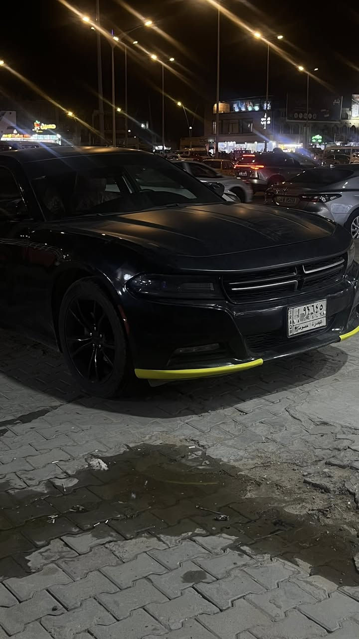 جارجر SXT 2016 بدون قطرة صبغ بجم كبس ضربتها بل جنطة وتبدلت بيها بس قطعة وحدة تبديل يعني فقط ولباقي كفاله بيها ملاحضات بسيطة لسيارة جديدة وجاهزة حدادية بس شغل وطلع ماشية 140 سعر 178 عنواني بصرة رقم *********** عندك مراوس هم ميخالف
