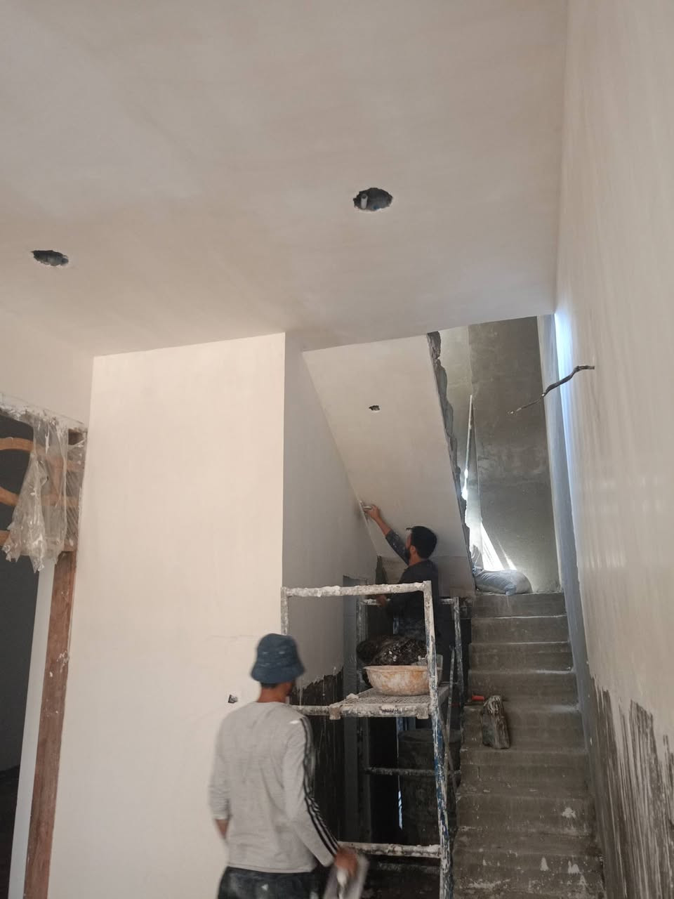 🏗️ جارِ تنفيذ أعمال التشطيب
بعد استلام الهيكل، باشر فريق دارك جاهز بتنفيذ أعمال التشطيب بأدق التفاصيل وأعلى معايير الجودة، مع متابعة مستمرة لكل مرحلة لضمان أفضل النتائج.
✨ دقة بالتنفيذ
✨ جودة بالمواد
✨ إشراف ومتابعة ميدانية
دارك جاهز
📞 ***********
بإدارة مصطفى غزوان 🏡
