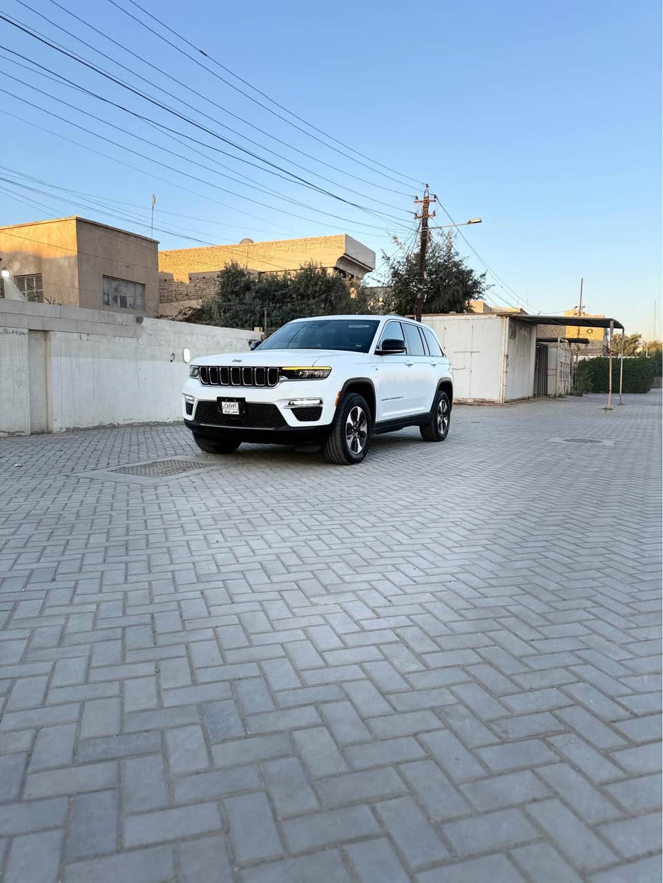 السلام عليكم جيب كراند شيروكي 4XE 2024 وارد امريكي
           

‏Jeep Grand Cherokee 4Xe 2024 2.0L

         حجم المكينه : 2000  تيربو + هايبرد + بلك ان 

المسافة المقطوعة : 30 الف ميل

حادث السياره : باب خلفيه معدله و مصبوغه الوره السكن
                         

          حالة الايرباك : سليمه بدون ايرباك

#مواصفاتها

1.بصمه

2.ستيرن تدفئه

3. تشغيل عن بعد

4.دمام خلفي

5.كشنات جلد

6.كشن السايق ميمري

7.كشنات كهرباء

8.صندوك كهرباء

9.حساسات خلفيه

10. قطع تبريد 

11.اشاير بالمري

12.رادار امامي

13.رادارات 360

14.ثلاث وضعيات قياده

15. بنوراما فتحتين

16. كير ماوس

17. نظام منحدرات

18. هيترات بالكشنات 

19.ويل كب كروم

20.لايتات لد

21.بكلايت لد

22.كشافات

23.بصمة ابواب

تستلم مرقم و جاهز بسم المشتري مباشر

#السعر : 325$ و بيه مجال 

تفاصيل اكثر هذا ☎️رقمي ***********تحياتي 

مكاني بغداد الزعفرانيه بغداد, العراق
