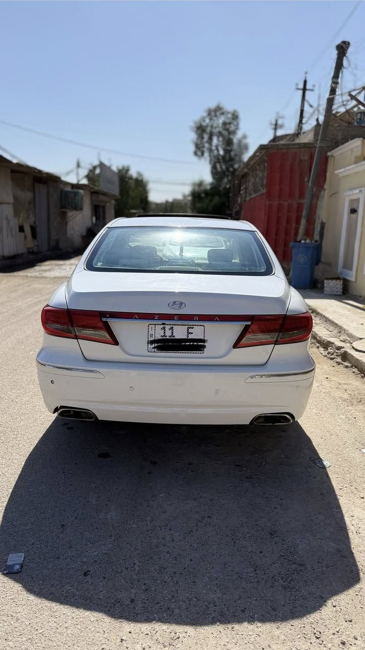 السلام عليكم
ازيرا 2011 خليجي للبيع رقم بغداد انكليزي 
المواصفات 
1-فتحة سقف 
2- تحكم ستيرن
3- محرك 2700 
4- اشارة ترحيب + اشارة في المرآة 
حالة المحرك ممتازة 
الحدادية ممتازة 
تبريد خير من الله 
مكفولة من الصبغ فقط الدعامية الامامية وما تعتبر ضمن الكشر بيهه فقط بارد بسيط بخشم الجاملغ الامامي عكس السايق
وشخط بالباب الخلفي باقي على وضعة 
السعر ١٢٥ 
المكان بغداد البلديات ***********
