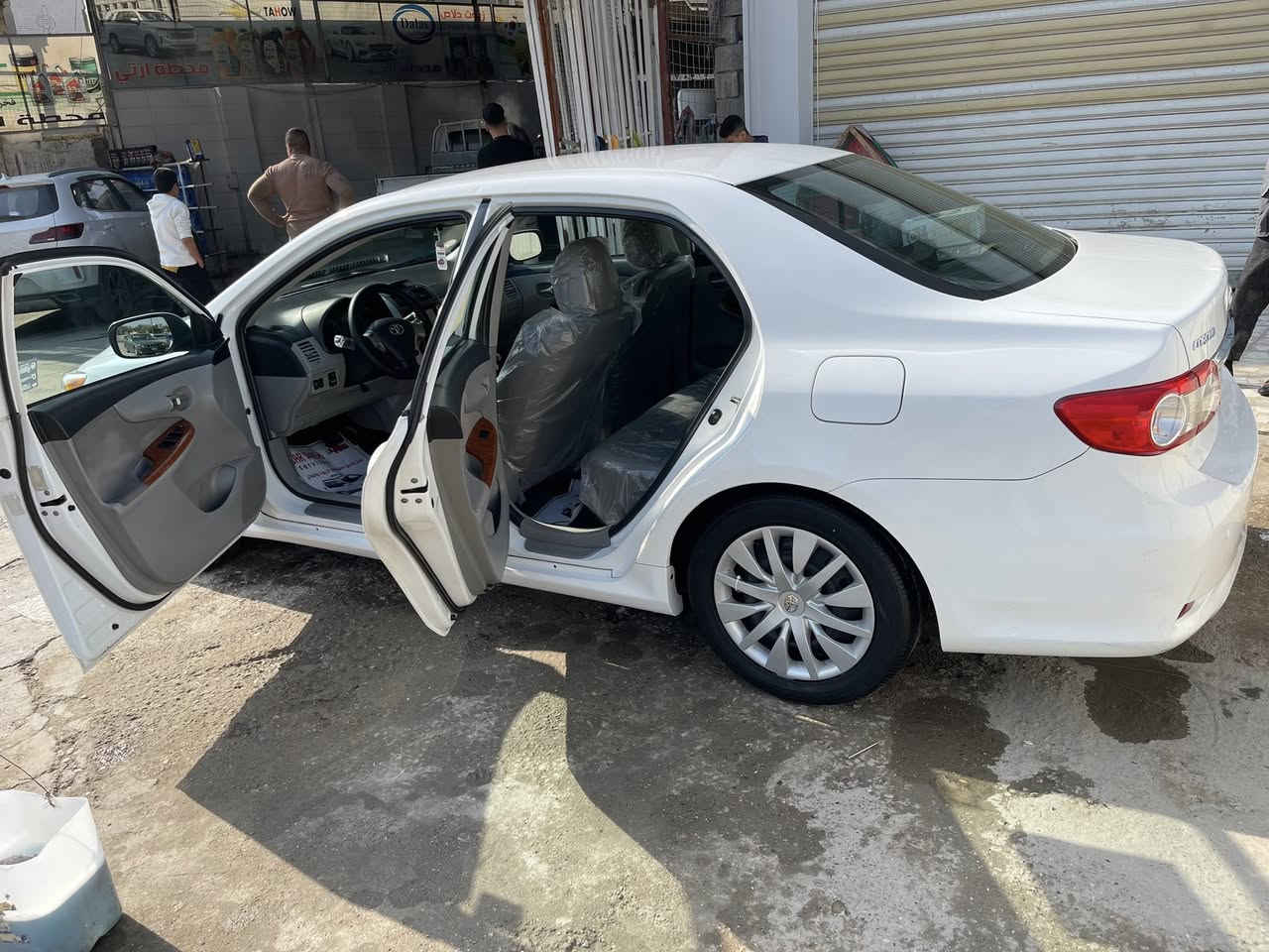 السلام عليكم كورلا 2012 كلين كلين بدون حادث
السياره ماشيه 117 حقيقي رقم بغداد مميز بشرط السونار 

تحكم ستيرن جهتين داخل صاج شاشه اصليه باتري جديد  

مكفوله كفاله عامه حتى الدعاميات مكاني السياره بغداد 

اي استفسار رقم موبايل  ***********  السياره بسمي
