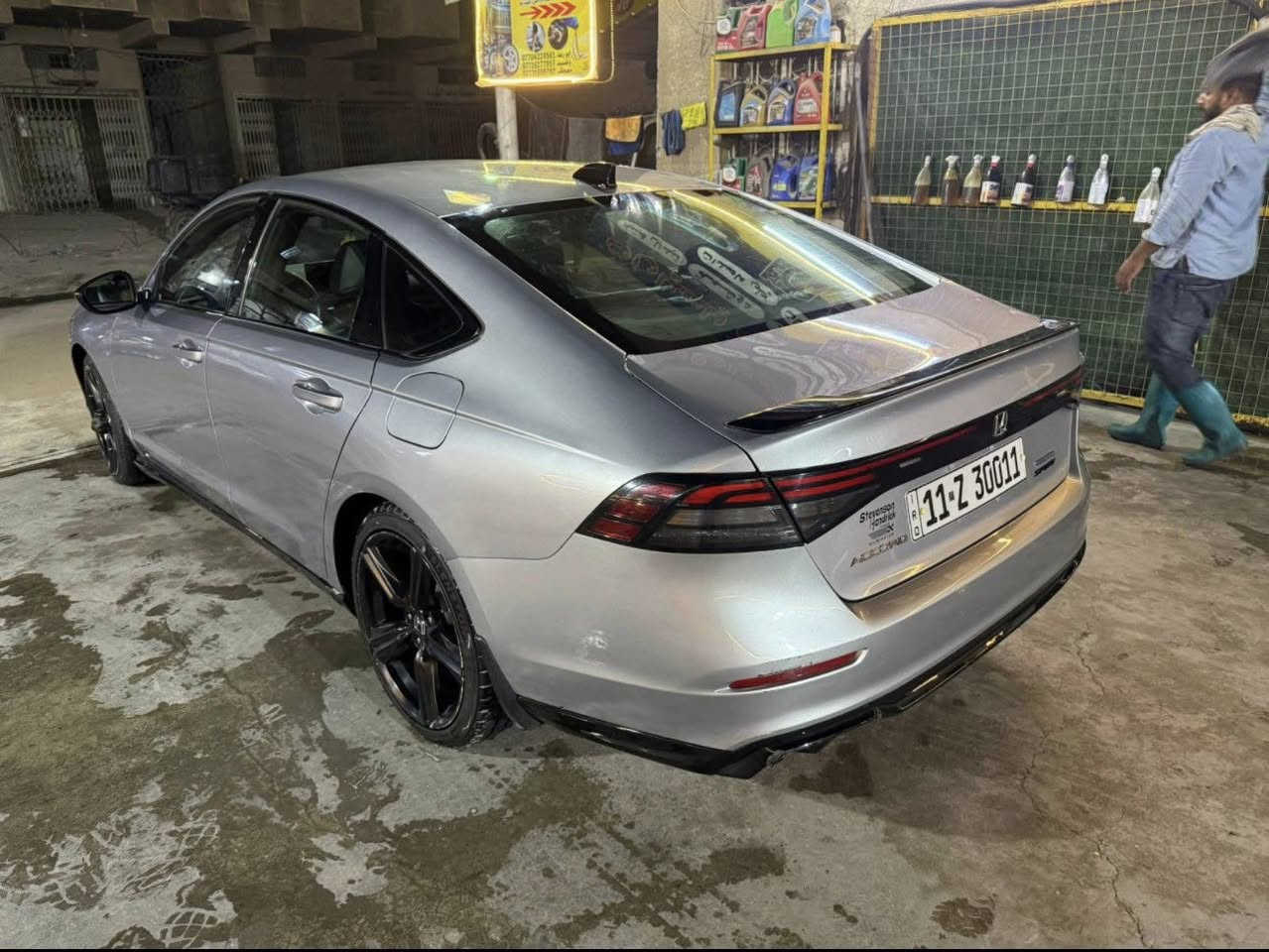 هوندا اكورد موديل ٢٠٢٣
هايبرد مكينة ٢٠٠٠ 
ماشية ٤٥ الف 
الحادث كما موضح بل صور بدون دواخل 
للاتصال ***********
المكان بغداد المنصور 
السعر 16500$
