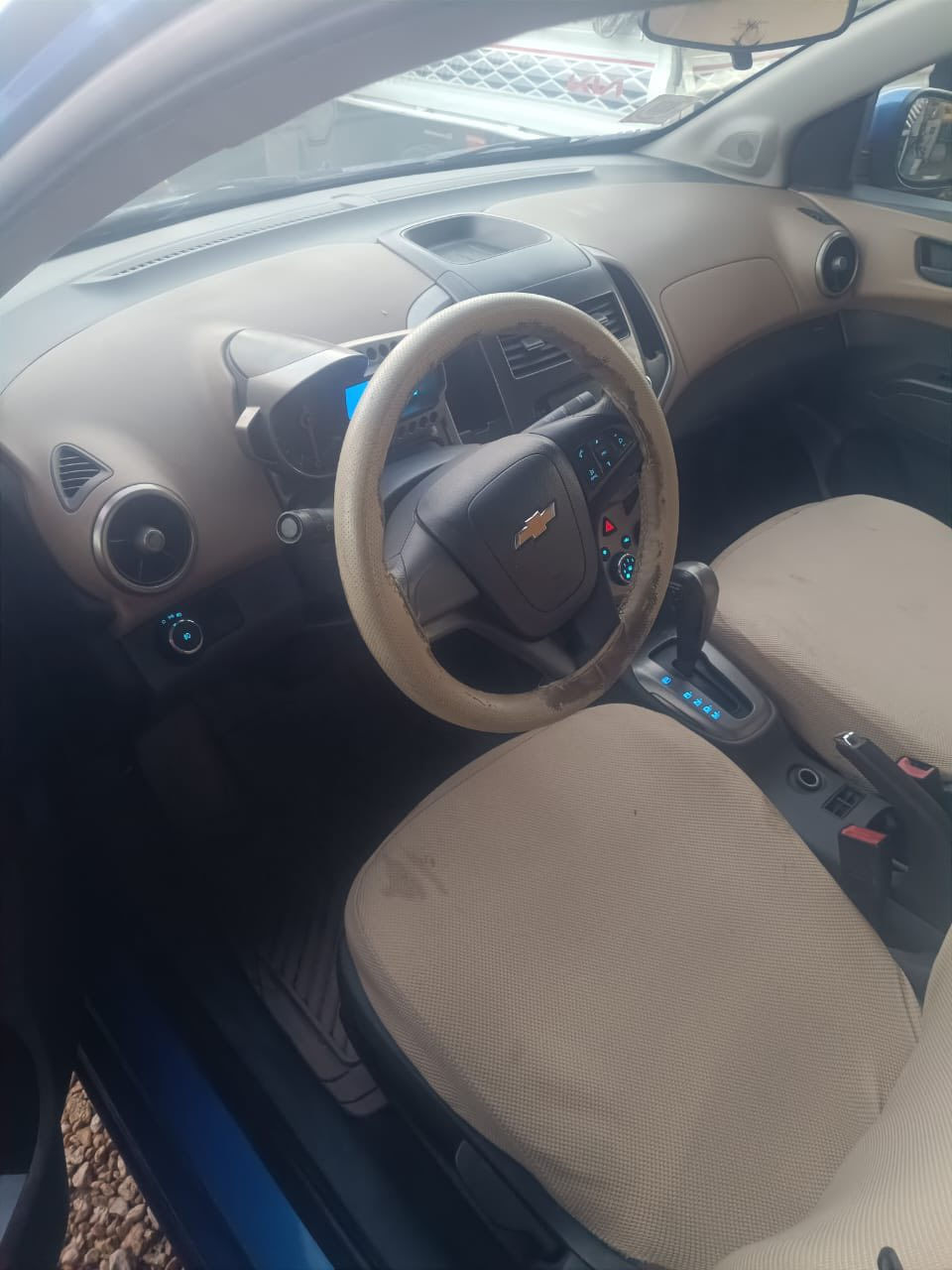 سلام عليكم لل بيع افيو سونك وارد خليجي موديل 2014 رقم سلمانيه وبسمنه بيه صبغ فقط بنيد ولباقي كفاله كير مكينه خير من الله العنوان كربلاء طوريج السعر 55 رقم الهاتف ***********
