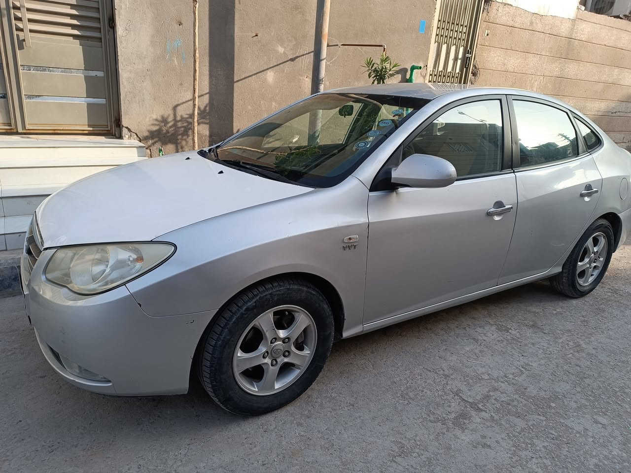 السلام عليكم النترا ادوات متومه اربيل ...
السياره حلوه بديها حلو غرفتها كلش حلوه جاهزه كهربائيات تبريد 
العنوان بصره السعر 43 رقم الهاتف ***********
