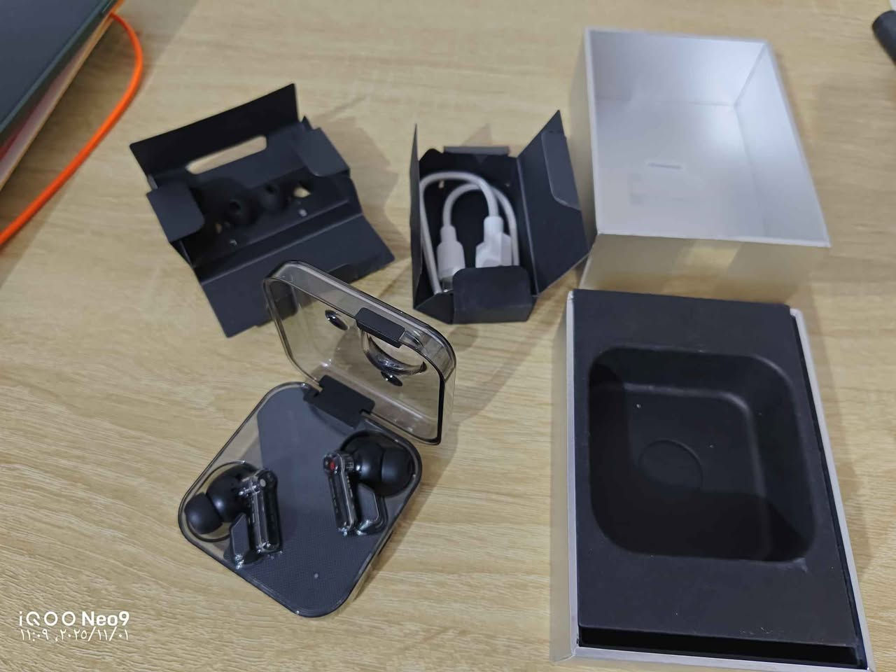 السلام عليكم . سماعات Nothing Ear 1  البريطانية 
تجربة صوت راقيه و مايكات واضحة بالاتصال و الالعاب 
و عزل على اعلى مستوى 
عزل على 3 درجات ،
 نظام تقليل التأخير بالالعاب يعني العب و انت مرتاح 
شحن لاسلكي و ميزة ربط كل سماعة على جهاز 
مستخدمه نظيفه ملحقاتها كاملة السعر 55 الف 
 مع التوصيل  سعر ثابت 

موجود 3  قطعتين باللون الابيض و واحدة باللون الاسود 
مكاني كربلاء حي الغدير شارع المشجر 
*********** كربلاء, العراق
