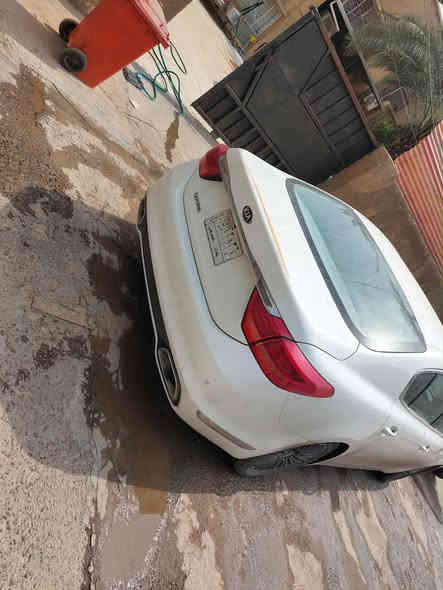 السلام عليكم عندي كيا كوريس موديل 2014 ماشية ٧٢ الف كيلو خليجية وكالة الدولية الفئة الثانيه بيها صبغ جاملغ وبنيد اثر حادث خفيف بغداد وعندي صور الحادث السياره جديدة جدا سعرها ١٧ الف وبيها مجال للمعلومات الاتصال على الرقم ***********
