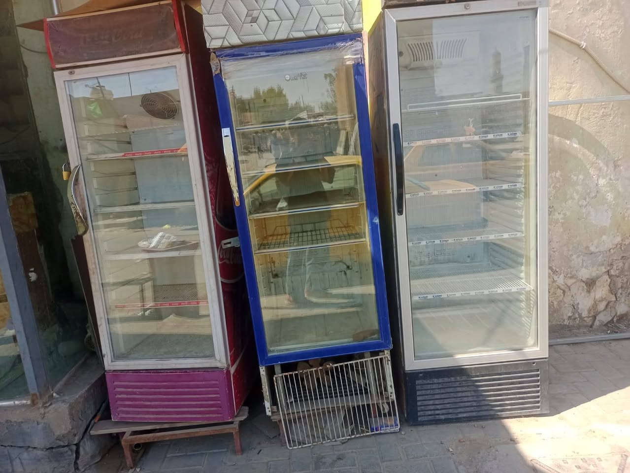 خمس برادات كلهن ثلج بس واحد مابي غاز كلهن 450 شلعه المفرد ب90 قفل ***********
