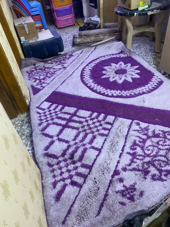 المدات ثنين كبار ب30
وثنين صغار ب20
الزولية 3*4 ب50
السنك 75
الطباخ ب50
كلهن شلع ب200
مكاني زعفرانية 
هذا الرقم ‭***********‬
