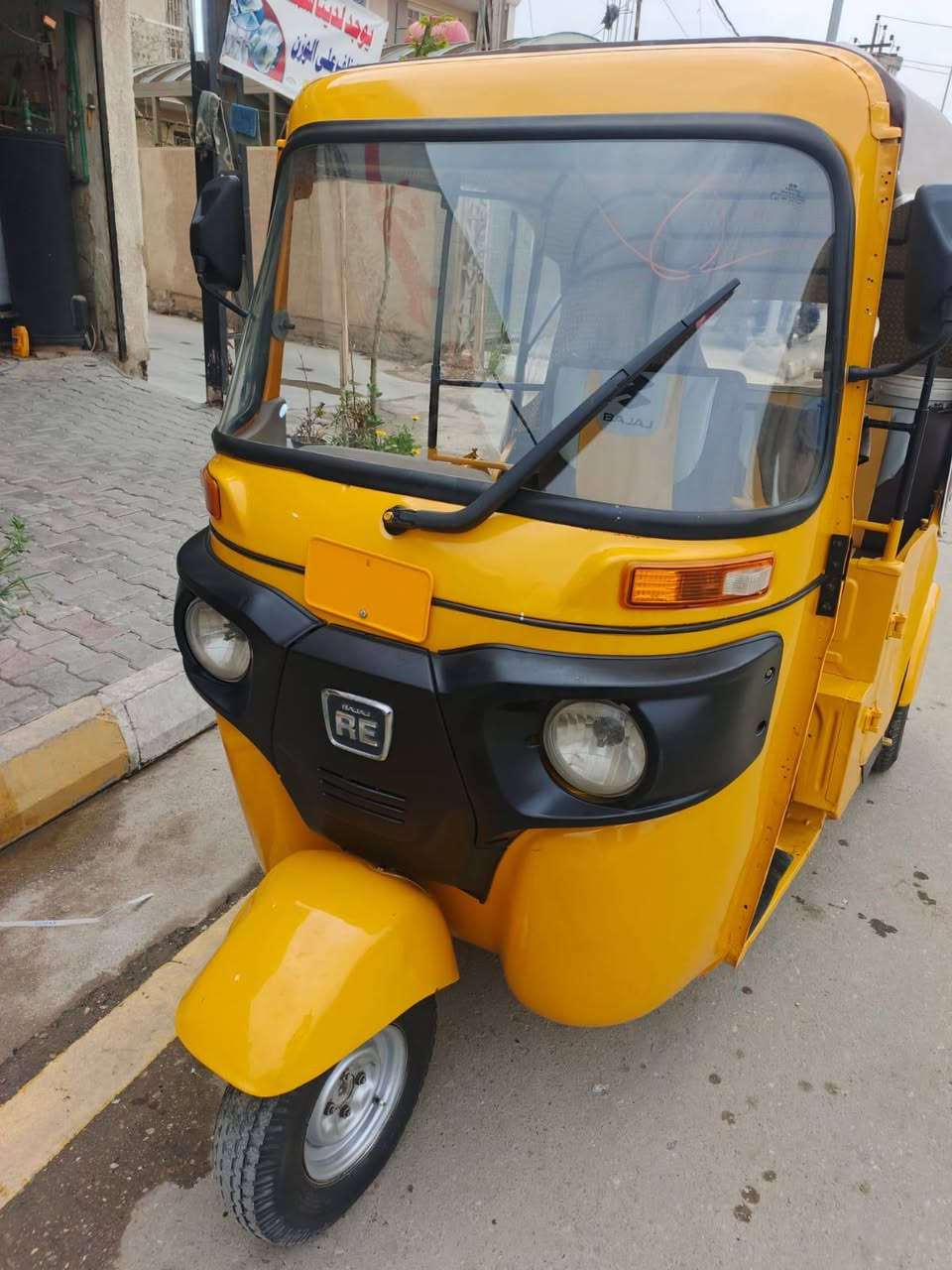 سلام عليكم تكتك للبيع 22رقم واسط  مكان صويره مصبوغه عام جماليه بيها طخات بصيطه وبلغد واحد طخه  تكتك نضيفه ومناسبه  سعر 7500وبيه مجال لستفسار رقم ***********
