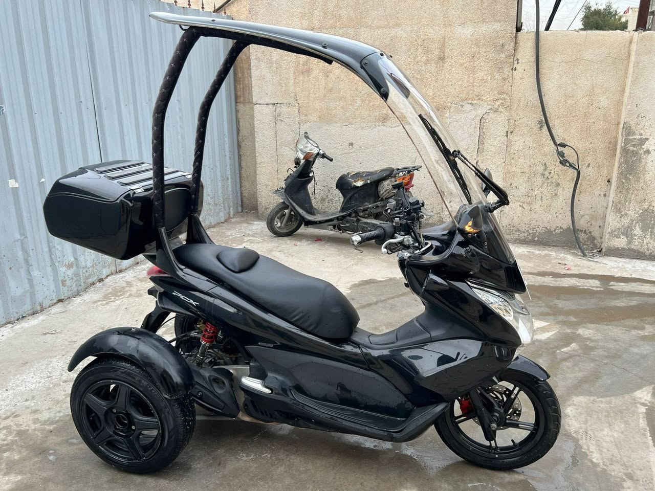 السلام عليكم بي سي اكس مكفوله اجتي من الخارج هيج مرقمه باسمي للبيع فقط مكفوله من كلشي جي بي اس شواحن ماسحه اماميه دراجه جديده كلش سعرها ٢٨ ورقه مكاني بغداد الكاظميه ***********
