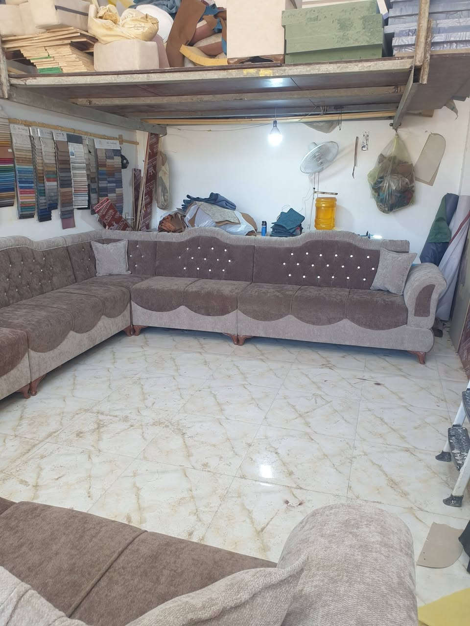 ((للهم صلي على محمد وال محمد ))
تصميم راقي يليق بمنزلك! 🏡✨

📢 تخم جديد تم تركيبه لأحد زبائننا الكرام، بتصميم يجمع بين الأناقة والفخامة!
🛋️ خامات عالية الجودة
🎨 ألوان متناسقة تناسب جميع الأذواق
🛠️ تنفيذ متقن بأدق التفاصيل

🔹 هل ترغب في تجديد أثاث منزلك؟
🔹 أو إعادة تصميم تخمك القديم ليصبح كالجديد؟

📩 تواصل معنا الآن واحصل على تصميم فريد يناسب ذوقك!
العنوان ((كربلاء ))
للاتصال 📞 ((***********))

#دوشمة_كربلاء #تصميم_أثاث #تجديد_الأثاث #فخامة_و_أناقة #تصليح_قنفات #ديكور #معمل_بروف_للاثاث 
#كربلاء #معمل_بروف_للاثاث
