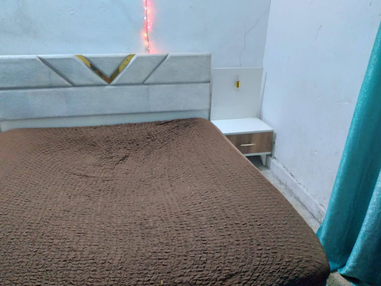 غرفه تركيه جديده السعر 450 الاستفسار عله هاذه الرقم ***********
