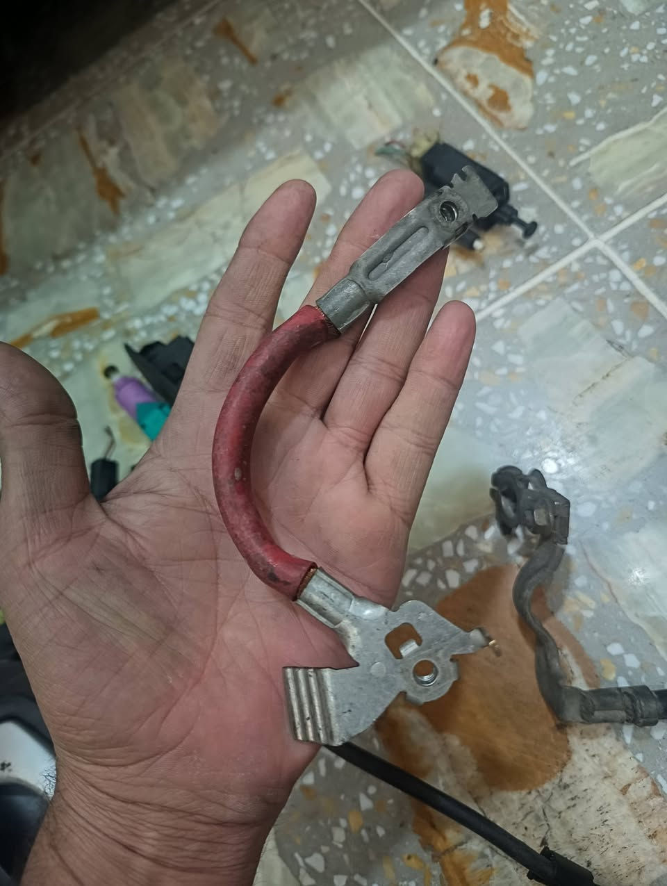 السلام عليكم غراض رينو للبيع الأسعار موجوده داخل الصوره بغداد رصافه اكو توصيل  للمحافظات الاتصال ***********
