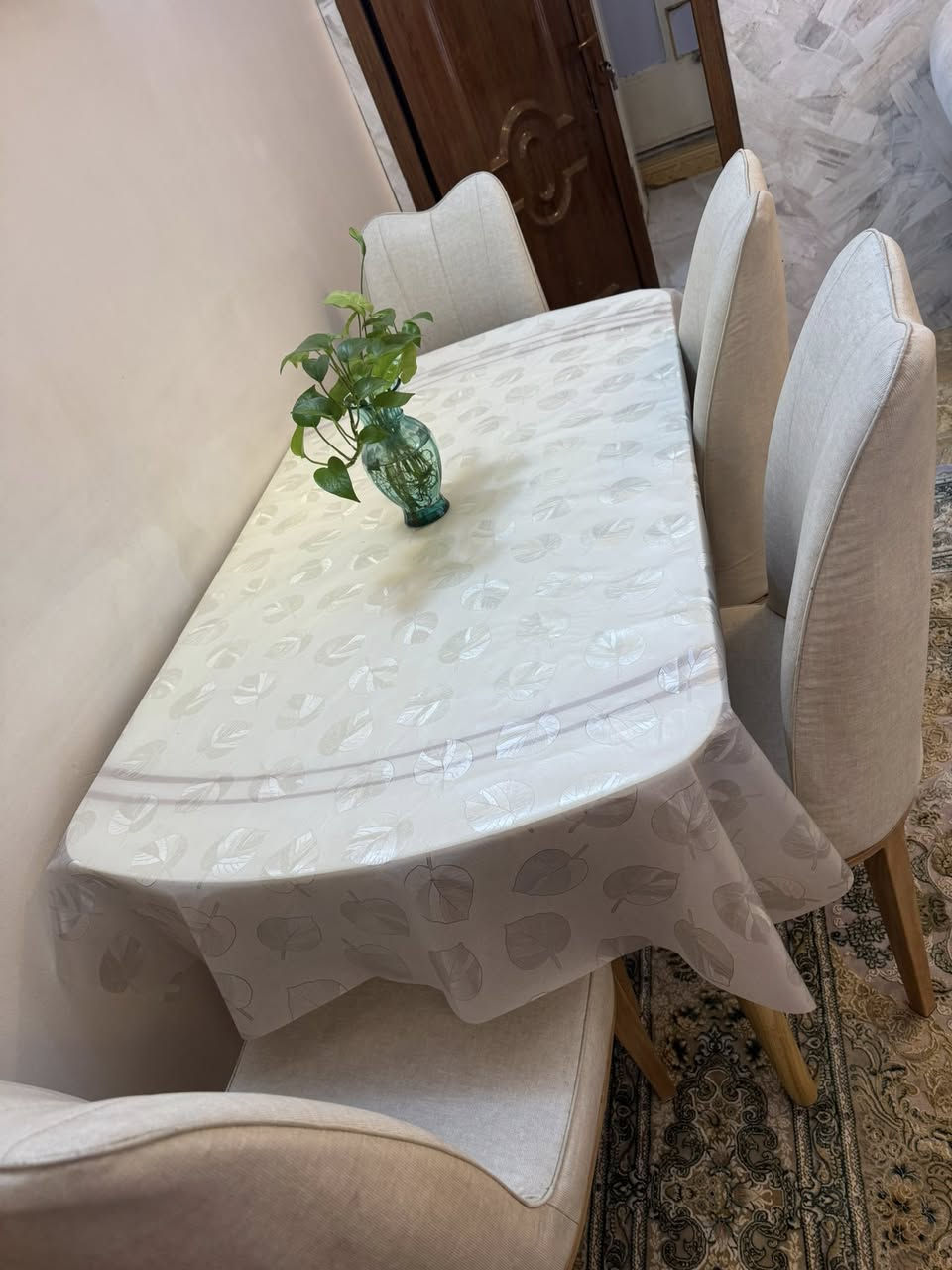 ميز طعام خشب زان جدا ثقيل وقوي والسطح جام دبل كلاس ضد الكسر مع 6 كراسي السعر 300 الف وبي مجال الي يريدة يراسلني خاص


**إذا كنت صاحب هذا الإعلان وتريد حذفه لأي سبب، رجاءا أرسل رسالة إلى الدعم الفني**