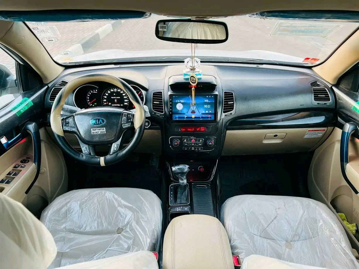 السلام عليكم كية سورنتو 2013 شكل ال 2015 السيارة خليجية مال الشركة العامة
فول مواصفات 1 على 1
السيارة مكفولة كفالة عامة 
 المواصفات
 مكينة 6 سلندر
7 راكب
 3 قطع تبريد
 داخل بيجي
 كشنات كهرباء
 مري شفط
بصمه
 بنوراما
 ويل كب كروم
اشاير بل مري
لايت زنون
مواصفات فوول 
المكينة كبسة الشركة
كير ومكينة وحدادية وتبريد كفاله عامه
رقمها أربيل الرقم الدولي
السنوية لل 2029
المكان كربلاء المقدسة 
السعر 176  وبيه مجال
***********
